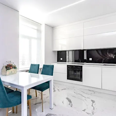 Vip Two-bedroom On Marksa 4 Street Апартаменты