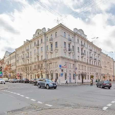 Апартаменты Vip Two-bedroom On Marksa 4 Street